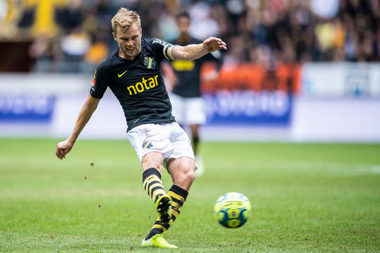s Sebastian Larsson