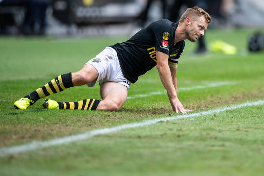 s Sebastian Larsson deppar