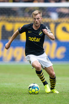s Sebastian Larsson