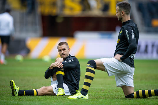 s Rasmus Lindkvist och AIK:s Robert Lundström