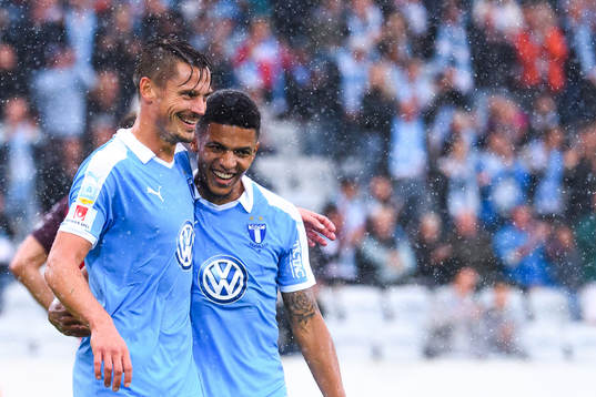 Malmö FFs Markus Rosenberg jublar med Romain Gall