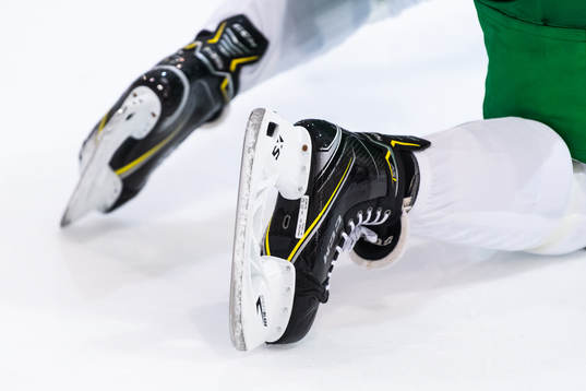 En skridsko på en träning med ishockeylaget Rögle