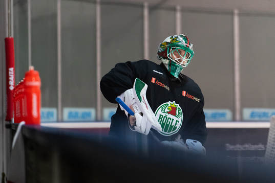 Målvakt Christoffer Rifalk på en träning med