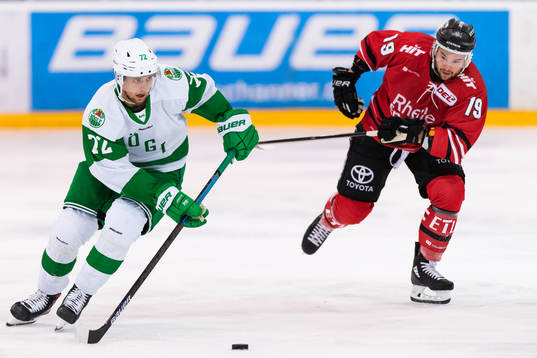 Rögles Daniel Zaar ich Kölns Jason Akeson