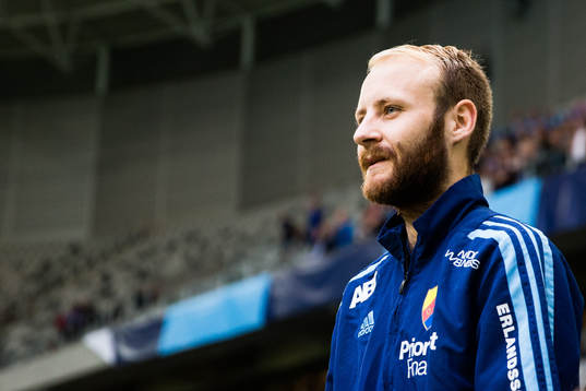 Djurgårdens Curtis Edwards innan fotbollsmatchen i