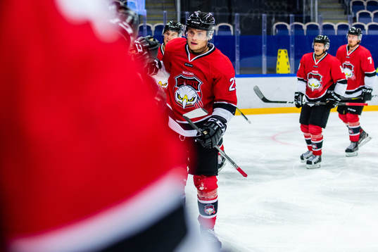 Malmö Redhawks Christoffer Forsberg jublar