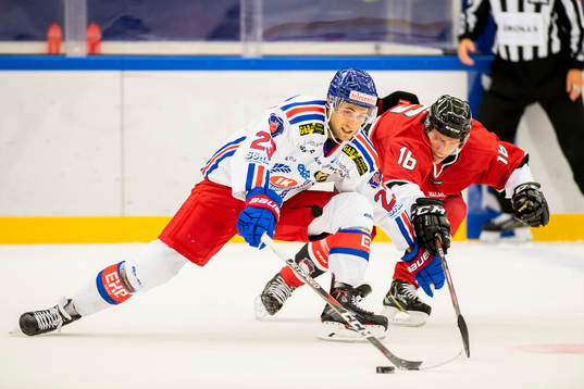 Malmö Redhawks Matias Lassen och Oskarshamns Tobias