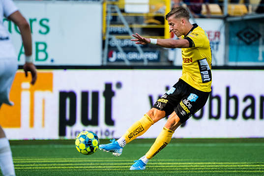 Elfsborgs Jesper Karlsson skjuter