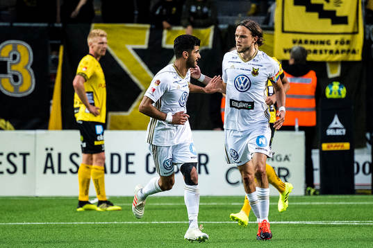 Östersunds Tom Pettersson jublar