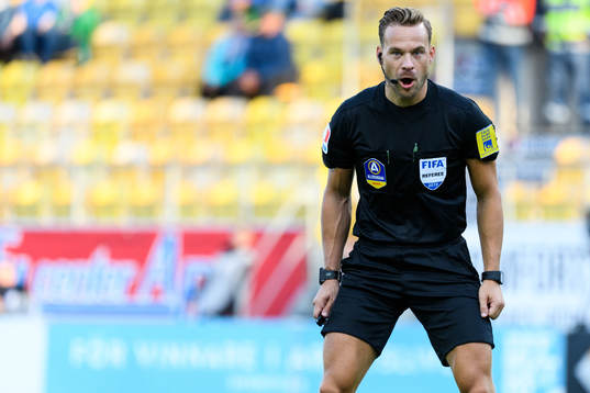 Domare Kristoffer Karlsson