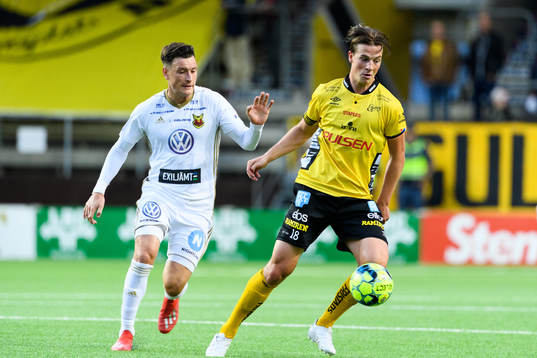 Elfsborgs Simon Olsson och Östersunds Jamie Hopcutt