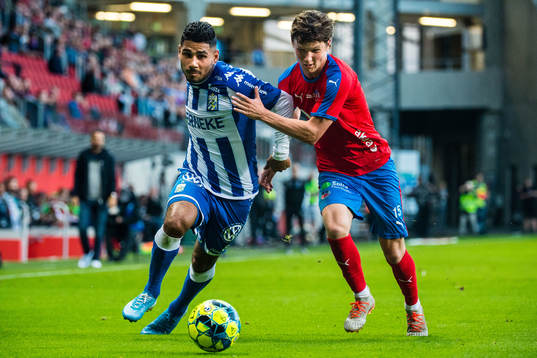 IFK Göteborgs Hosam Aiesh och Helsingborgs Max Svensson