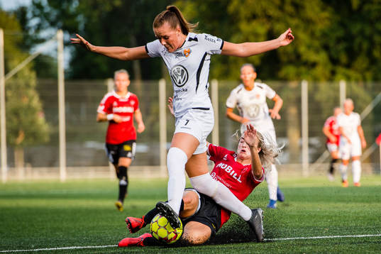 Kungsbackas Ida Pettersson och Limhamn Bunkeflos Hanna