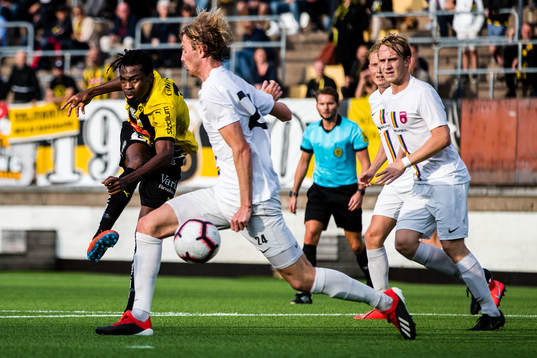 Häckens Kizito Kwame och Qvidings Gustav Kadura