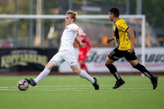 Qvidings Daniel Tidstrand mot Häckens Paulinho