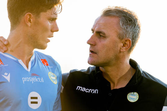 Ingvald Sandvik Halgunset and Bengt Sæternes, head coach