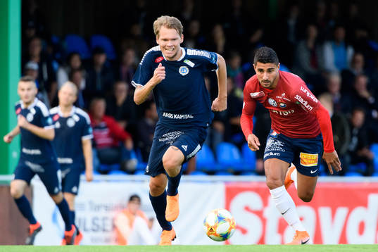 Utsiktens Joakim Olausson och Örgrytes Ailton Almeida