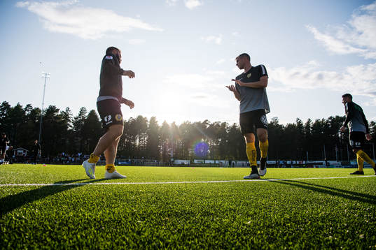 Hammarbys spelare värmer upp