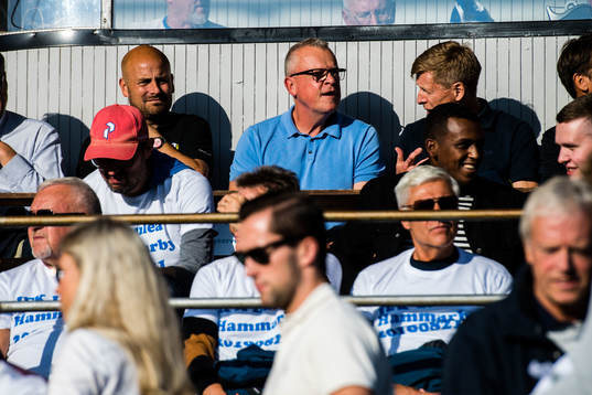 Sveriges förbundskapten Janne Andersson på läktaren