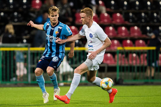 Djurgårdens Hampus Finndell och Akropolis Nicklas Maripuu