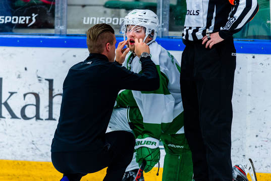 Rögles Simon Ryfors får behandling