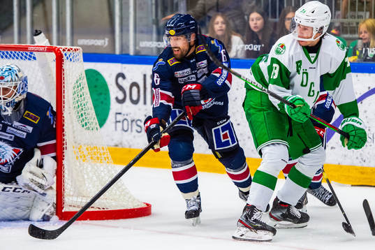 Linköpings Jonas Holös och Rögles  Dominik Bokk