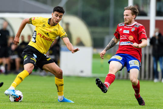 Elfsborgs Deniz Hümmet och Gauthiods Jonas Emanuelsson