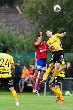 Elfsborgs Jon Jönsson och Gauthiods Kristijan Nikolla