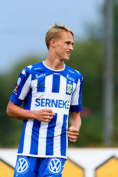 IFK Göteborgs Oscar Vilhelmsson jublar fler att han gjort