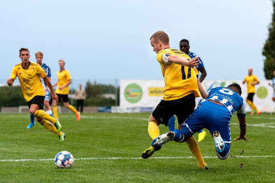 Astrios Sten Preuss och IFK Göteborgs Hosam Aiesh