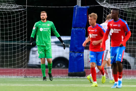 Helsingborgs målvakt Alexander Nilsson deppar