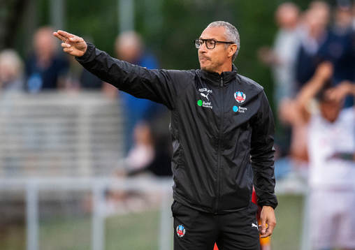 Helsingborgs tränare Henrik Larsson deppar
