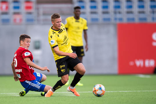 Johannes Andres Nunez Godoy of Skeid and Eirik Wichne of