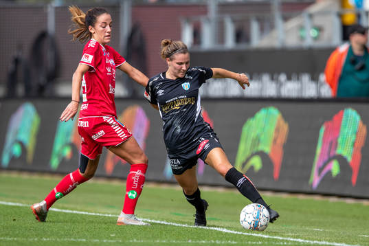 Göteborgs Natalia Kuikka  mot Linköpings Anna Oscarsson