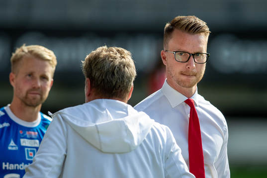 Linköpings tränare Olof Unogård fotbollsmatchen i