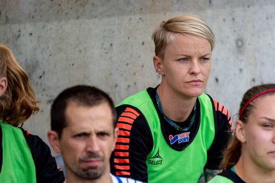 Linköpings Nilla Fischer på bänken