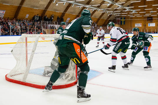 Frölundas Anders Grönlund skjuter 2-1 målet bakom