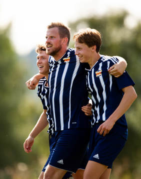 Anton Hallengren, Arvid Häggkvist, Kovland, jublar