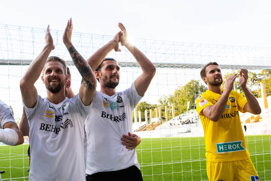 Örebros Martin Lorentzson, Agon Mehmeti och målvakt Oscar