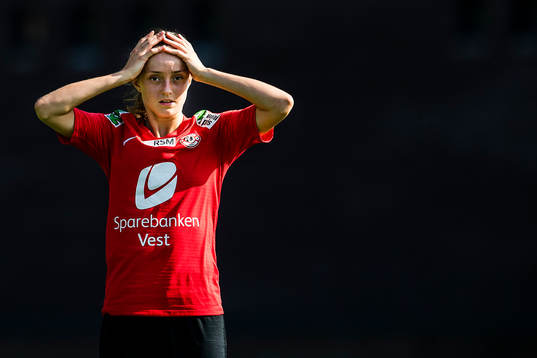 Andrea Wilmann of Arna-Bjørnar looks dejected
