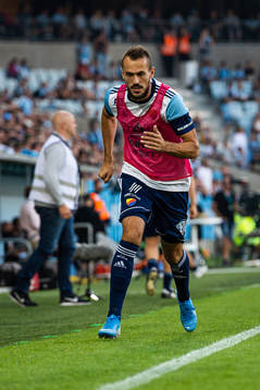 Djurgårdens Emir Kujovic värmer upp