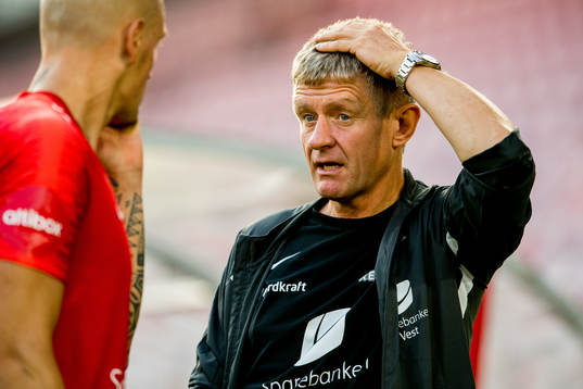 Lars Arne Nilsen, head coach of Brann, looks dejected