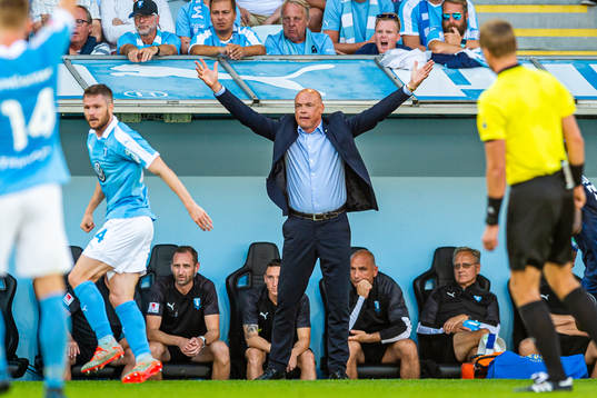 Malmö FFs tränare Uwe Rösler reagerar
