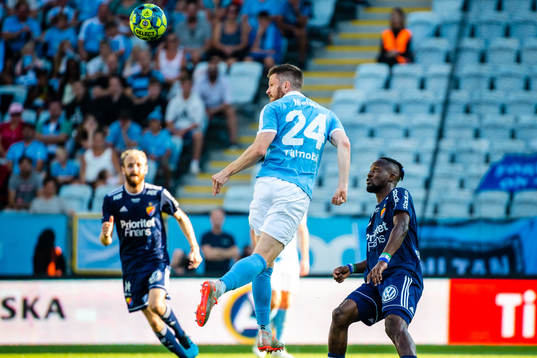 Malmö FFs Lasse Nielsen och Djurgårdens Mohamed Buya Turay