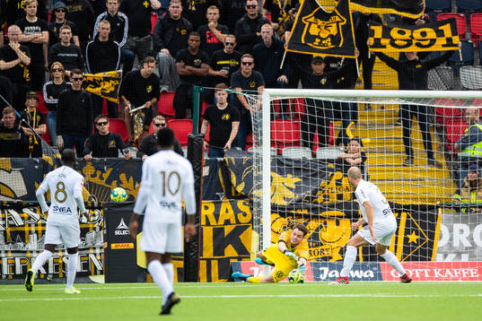 s målvakt Oscar Linnér
