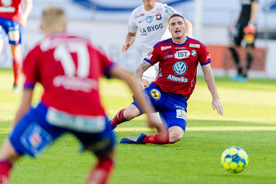 Östers James Keene faller