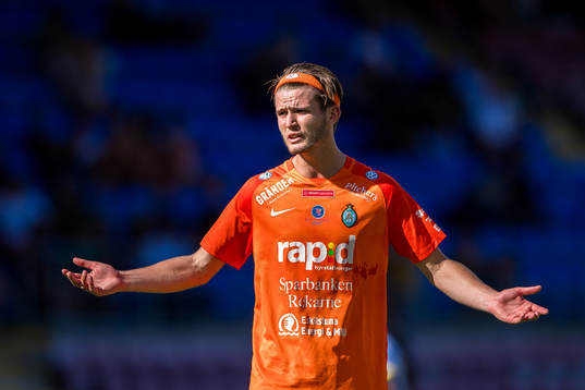 AFC Eskilstunas Wilhelm Loeper reagerar
