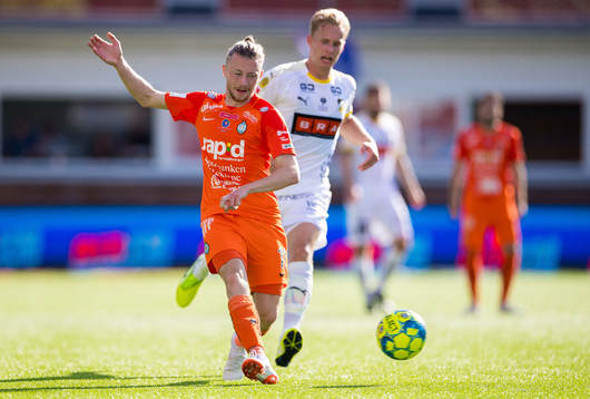 AFC Eskilstunas Daniel Miljanovic och Häckens Adam