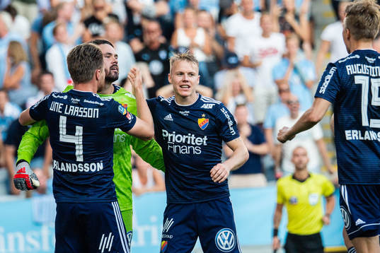 Djurgårdens målvakt Tommi Vaiho jublar