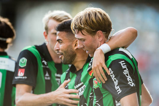 GAIS August Wängberg jublar med Paulo Marcelo